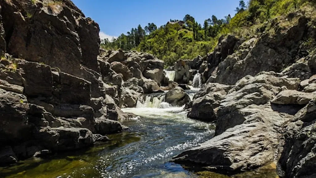Alojamientos en Sierras de Córdoba, Hoteles, Cabañas, Alquileres Temporarios, Guía de Alojamientos y Turismo en Sierras de Córdoba