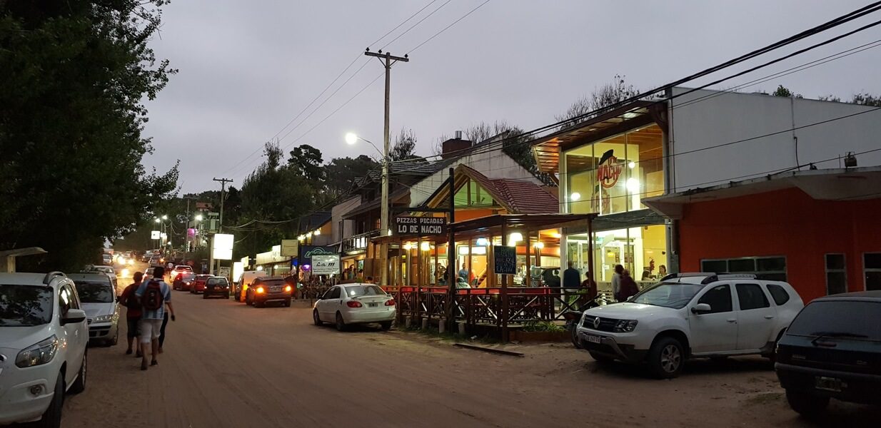 Turismo en Mar Azul - Turismo en Argentina - Alojamientos en Mar Azul