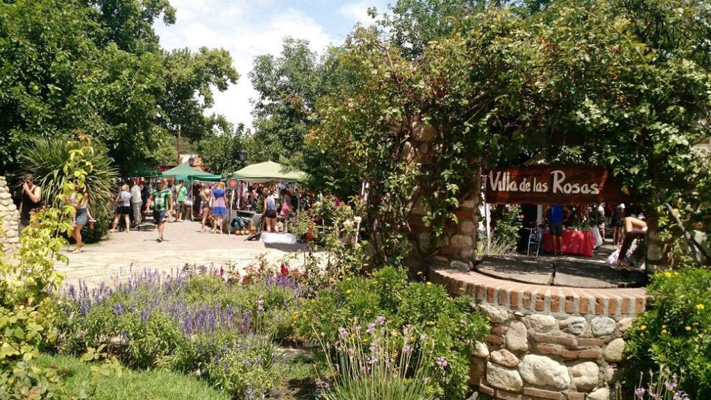 Villa de las Rosas Guía de Alojamientos en Traslasierra: Dónde Dormir y Qué Visitar Alojamientos Temporarios en Traslasierra